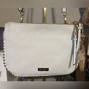 Jessica Simpson Ivory crossbody purse - Preloved.